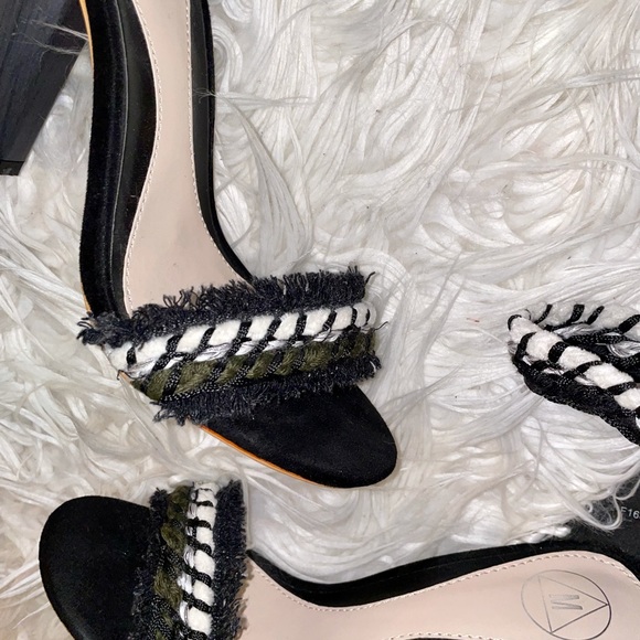 ✨NEVER WORN✨ HEELS 👠 - Picture 3 of 5